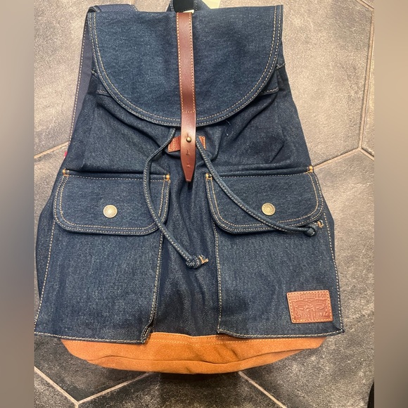 LEVI’S HERITAGE BACKPACK - Dark Blue Denim - NEW - Picture 4 of 6